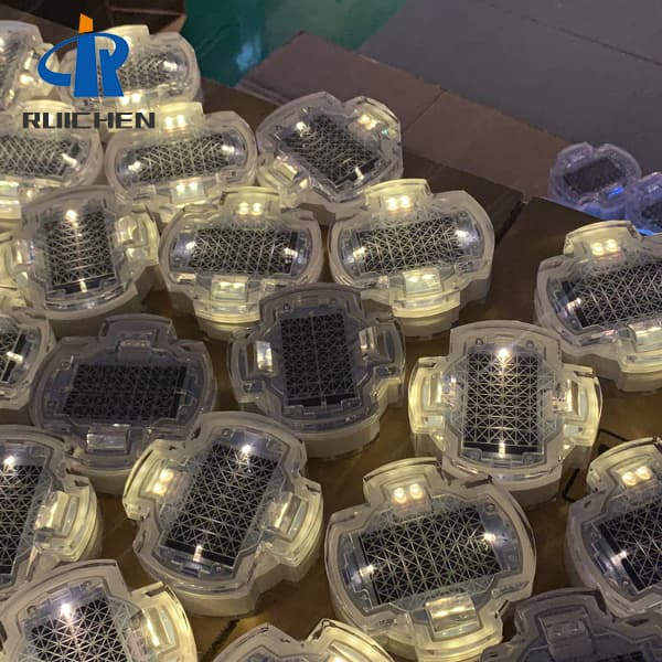 <h3>Bluetooth Motorway Solar Stud Lights With Stem For Car Park </h3>
